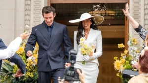 Dua Lipa y Callum Turner se casaron en una íntima ceremonia privada